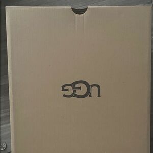 UGG Classic Tan Packaging